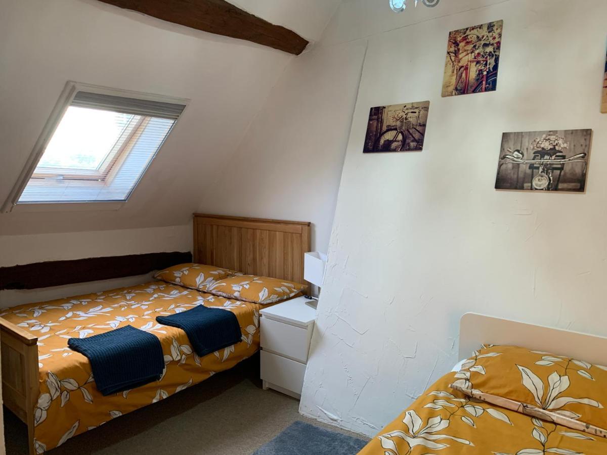 Le Bas Chesnay Chambres D'Hotes Domfront en Poiraie Extérieur photo