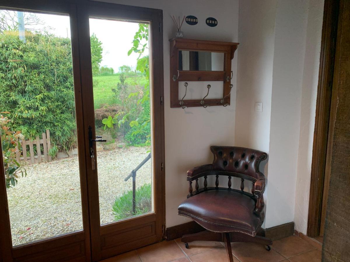 Le Bas Chesnay Chambres D'Hotes Domfront en Poiraie Extérieur photo